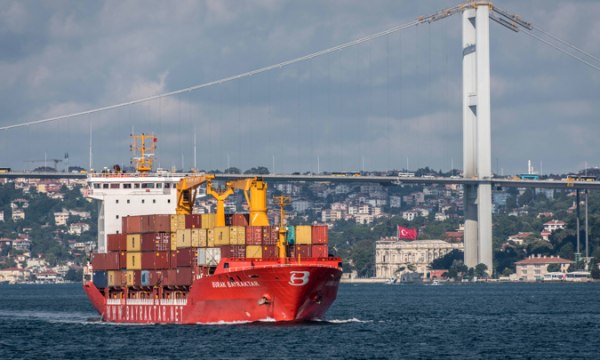Турция: никаких пробок и скоплений танкеров у пролива Босфор нет