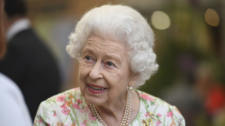 Третий раз в жизни: королева Британии пропустит открытие парламента