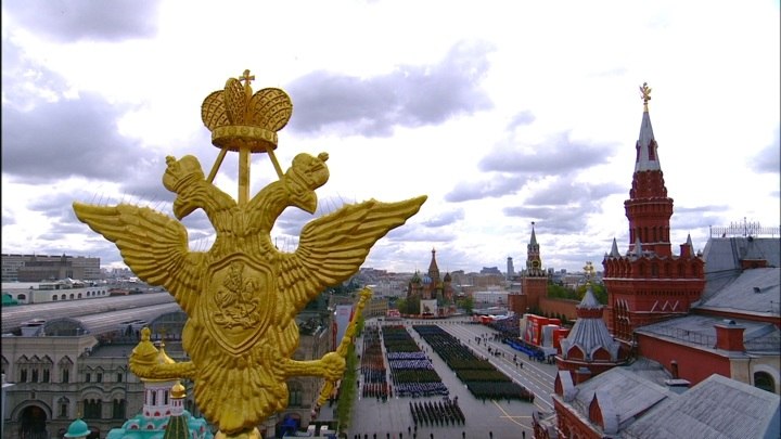Воздушная часть парада Победы в Москве отменена из-за непогоды