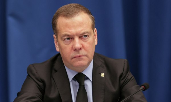 Медведев назвал главу МИД ФРГ полезной дурой