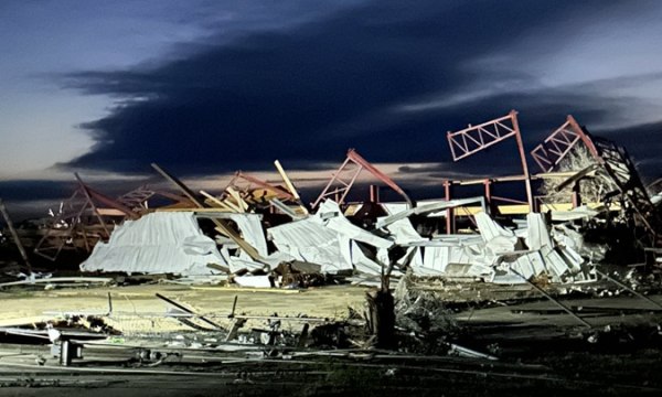 Торнадо стер с лица земли город в Миссисипи